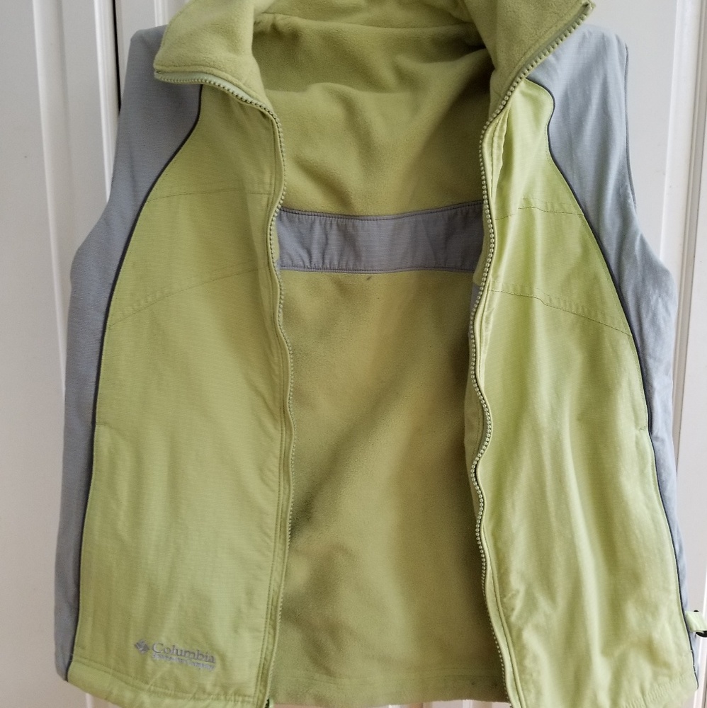 Columbia vest